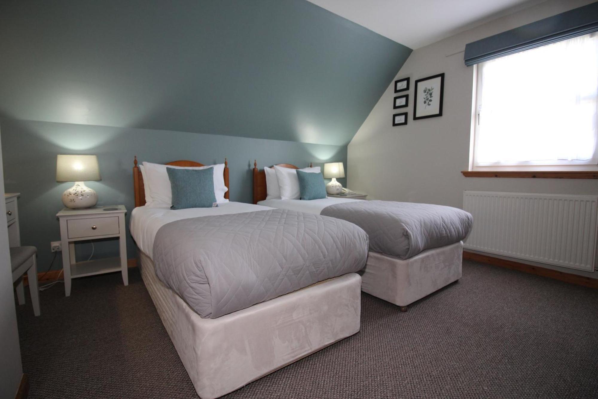 Temple View Hotel Carinish Esterno foto